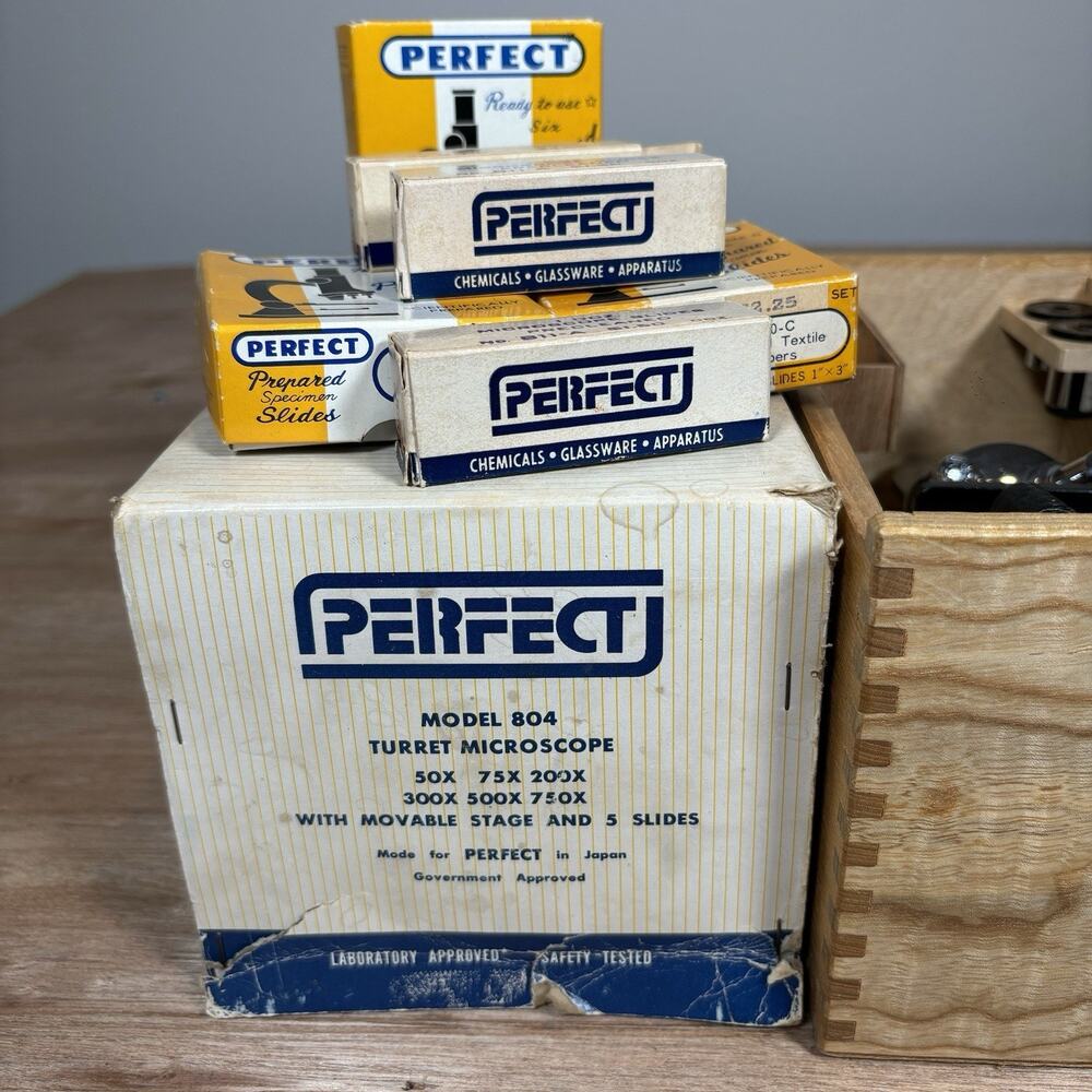 VTG Perfect Microscope Model 804‎ Japan Turret 750X w/ Specimen Slides Wood Box - Picture 2 of 12